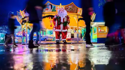 Der „Winterzauber“ in Berlin-Lichtenberg ist nach Veranstalterangaben der erste Weihnachtsmarkt in Deutschland, der in diesem Jahr eröffnet wird.