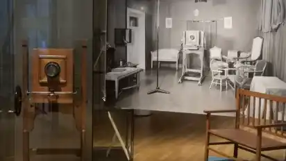 Gleich zum Start des Rundgangs durch die Ausstellung erhalten die Besucher einen Eindruck davon, wie es im Atelier der Franks in Lilienthal aussah.