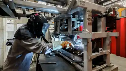 An der Umfrage mehrerer Verbände beteiligten sich 180 Betriebe der Metall- und Elektroindustrie aus Bremen, Niedersachsen, Hamburg, Schleswig-Holstein und Mecklenburg-Vorpommern.
