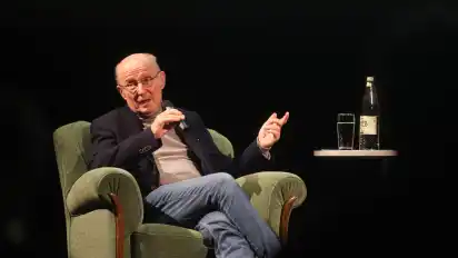 Willi Lemke sprach in der Begu Lemwerder zum Thema der Menschenrechts-Situation in Katar und die Rolle des Sports.