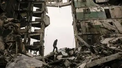 Laut UNHCR sind rund 14 Millionen Menschen seit Kriegsbeginn aus ihren Häusern in der Ukraine vertrieben worden.