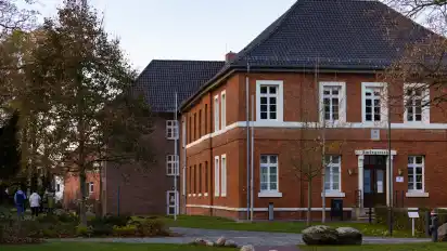 Das Amtsgericht Syke beendete den Fall eines 44-Jährigen, der ohne gültigen Aufenthaltstitel in Deutschland gelebt hat.