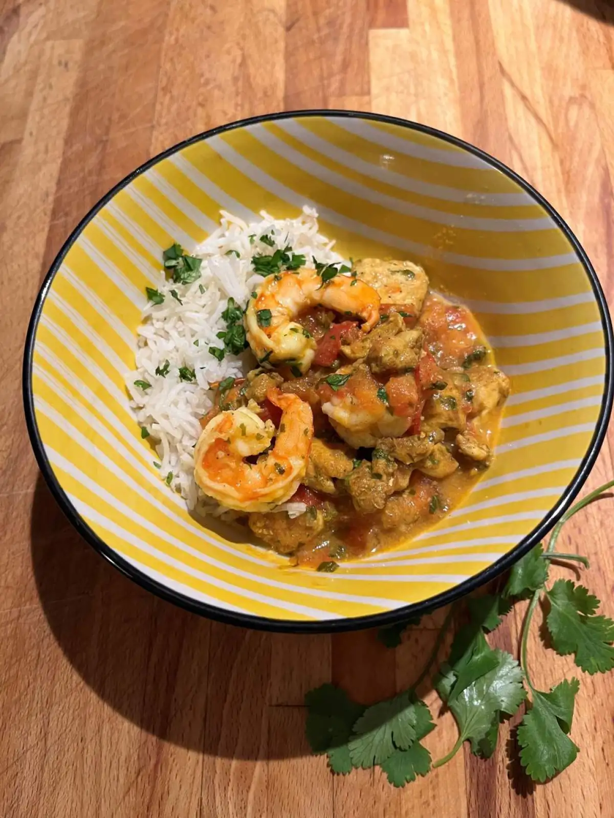 Essen wie auf Mauritius: Curry mit Hähnchen, Garnelen und Koriander