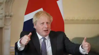 Der ehemalige britische Premierminister Boris Johnson droht laut Medienberichten mit einer Rebellion innerhalb der Konservativen Partei.