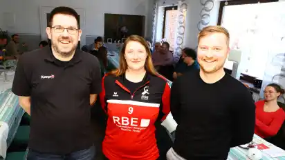 Thomas Gaertner (links) und Jonas Meißner sind jeweils zu stellvertretenden Vorsitzenden des Vereins HSG Delmenhorst gewählt worden. Stefanie Stolle zeichnet für die Finanzen verantwortlich. Sie werden auch bei der Spielgemeinschaft Ämter übernehmen, allerdings nicht als Vorsitzende.