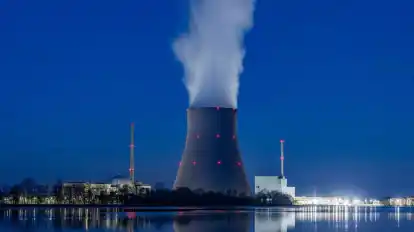 Das Kernkraftwerks Isar 2 in Bayern - laut Atomgesetz soll die endgültige Abschaltung am 15. April erfolgen.