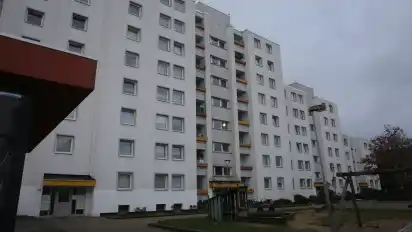 Wer Anspruch auf Wohngeld hat, lebt zumeist in weniger wohlhabenden Quartieren und braucht den Bescheid dringend.