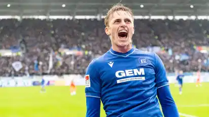 Stürmer Mikkel Kaufmann ist derzeit an den Karlsruher SC ausgeliehen, Werder Bremen hat laut eines Medienberichts Interesse an dem Profi.