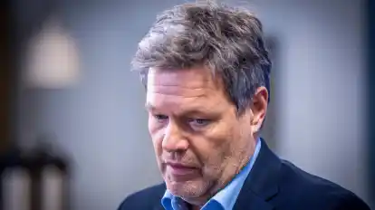 Auf Bundeswirtschaftsminister Robert Habeck von den Grünen sind viele Menschen im Moment nicht gut zu sprechen. "Sie haben Angst, dass ihnen ihre alte Anlage zum 1. Januar abgeschaltet wird", sagt Uwe Asendorf.