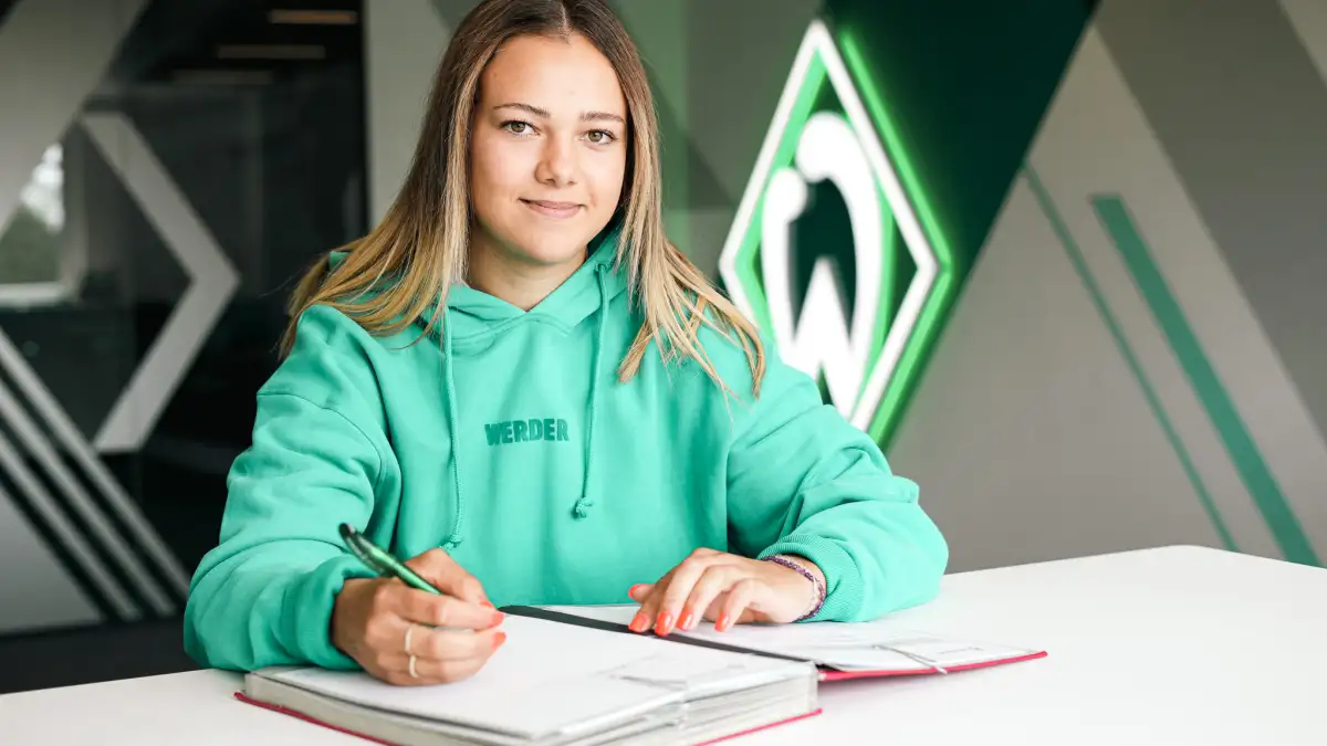 FrauenBundesliga Maja Sternad verlängert bei Werder Bremen
