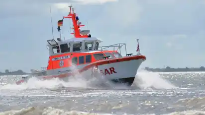 Am Montag haben Feuerwehr und DLRG einen Leichnam von einer Sandbank in der Außenweser geborgen. (Symbolfoto)