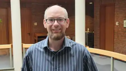 Florian Mategka ist als Grünplaner für die Gemeinde Weyhe tätig.