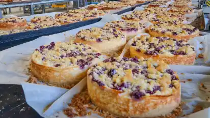 In der Firmenzentrale in Achim-Uesen fertigt die Stadtbäckerei Kuchen, Brot und Brötchen für die Garde-Bäcker-Filialen in ganz Norddeutschland.