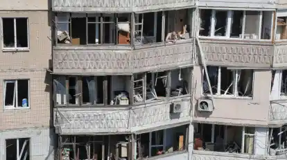 Beschädigtes Wohnhaus nach einem russischen Drohnenangriff.