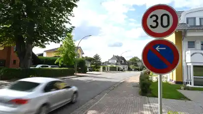 Zu den Straßen, auf denen neuerdings Tempo 30 gefahren werden muss, gehört auch die Westerbecker Straße. Es soll nicht das letzte Tempolimit in der Kreisstadt bleiben, heißt es aus dem Rathaus.
