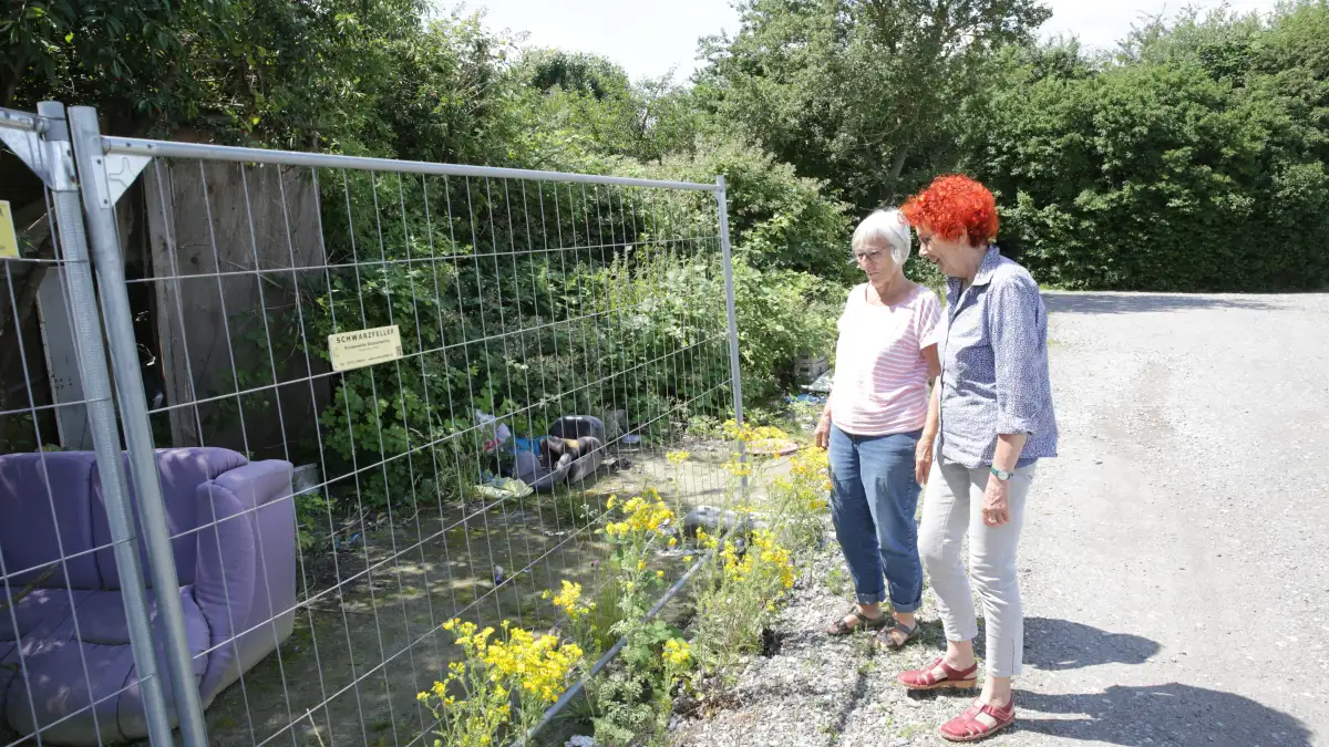 ZuständigkeitsGerangel Müllkippe auf Parzelle in BremenKattenturm
