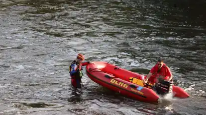 Rettungsschwimmer sind auch belastenden Situationen ausgesetzt. Einsatz-Nachsorgeteams sollen das auffangen.