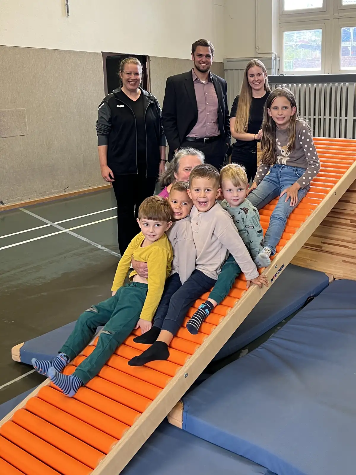Kinderturnen: Neue Rollenrutsche für den TV Deichhorst