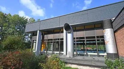 Viele für den Betrieb des Bades notwendige Gerätschaften seien marode. Nun soll ein Neubau her.