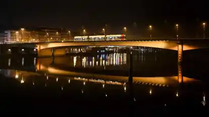 Die Wilhelm-Kaisen-Brücke wird teilweise gesperrt.