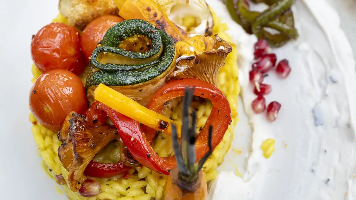 Orientalischer Reis mit Pilzen und Gemüse Orientalischer Reis mit Pilzen und Gemüse