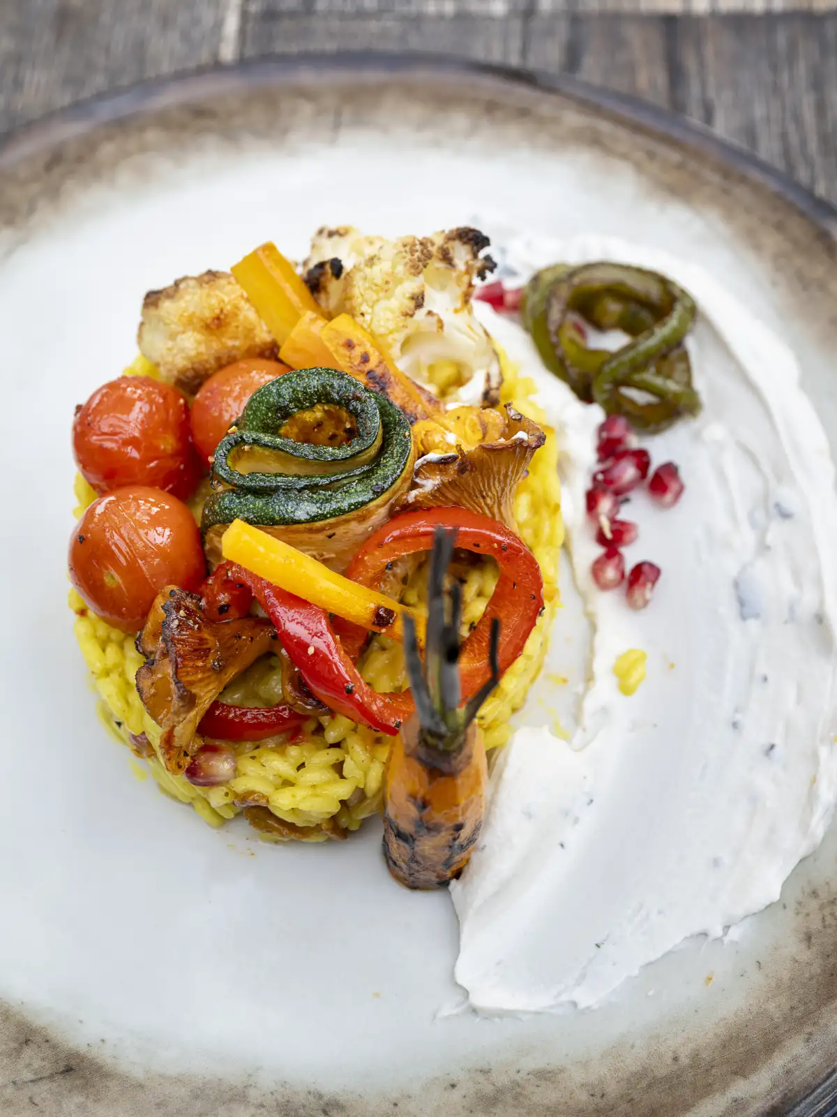 Orientalischer Reis mit Pilzen und Gemüse