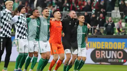 Hielt die Null fest: Michael Zetterer feierte am Samstag mit der Mannschaft den 2:0 Sieg gegen Union Berlin.