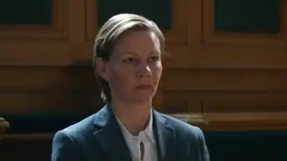 Unter Verdacht: Sandra Hüller wird als namensgleiche Sandra im Film ”Anatomie eines Falls” des Mordes an ihrem Mann bezichtigt.