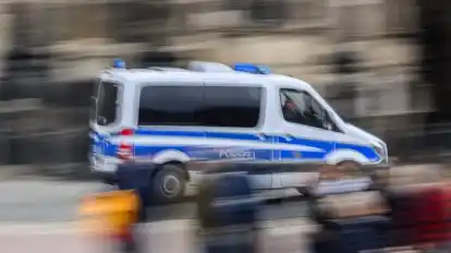 Am Hauptbahnhof in Bremen hat ein mutmaßlicher Brötchendieb um sich geschlagen und einen Mann verletzt.