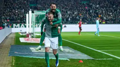 Hatte in diesem Jahr oft Grund zu jubeln: Werders Marvin Ducksch (vorne), hier mit Mitspieler Leonardo Bittencourt.