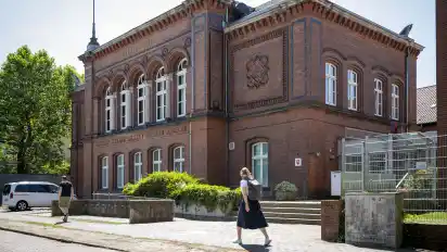 Die Richter am Landgericht Verden hoben den Haftbefehl gegen einen 31-jährigen Weyher auf (Symbolbild).