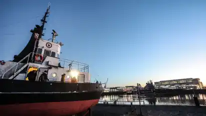 Der Schlepper Regina hat seine besten Zeiten hinter sich. Das endgültige Aus ist absehbar.