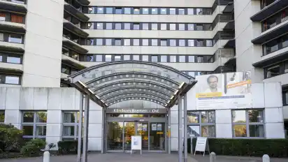 Im Klinikum Bremen Ost wurde an Heiligabend eine Patientin erwürgt. Tatverdächtig ist ihre Zimmermitbewohnerin.