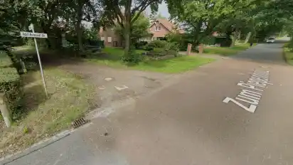 Nicht alles stimmt, was man im Internet lesen kann: Die Adolf-Butenandt-Straße heißt bei Google Maps und Google Street View derzeit fälschlicherweise Zum Piepenholz.