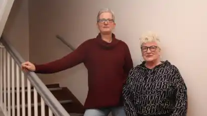 Die Bewohnerinnen Sonja Gersema (links) und Anke Ludwig fühlen sich von der Genossenschaft nicht richtig informiert.