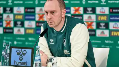 Werder-Trainer Ole Werner während der Pressekonferenz.