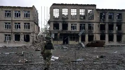 Der Abzug aus der monatelang umkämpften Stadt Awdijiwka ist für die ukrainische Armee ein weiterer Rückschlag in ihrem Abwehrkampf gegen Russland.