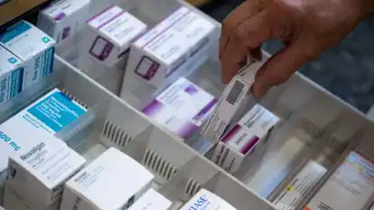 Auch Apotheker in der Region stehen vor dem Problem, dass sie oft ihren Kunden die vom Arzt verschriebenen Medikamente nicht sofort, mitunter auch gar nicht verkaufen können.
