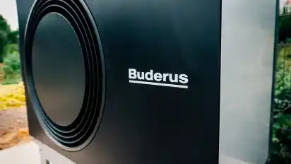 Eine Wärmepumpe von Buderus arbeitet effizient und umweltfreundlich.