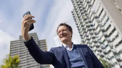 Bundesgesundheitsminister Karl Lauterbach ist jetzt auch auf der Kurzvideo-Plattform Tiktok aktiv.
