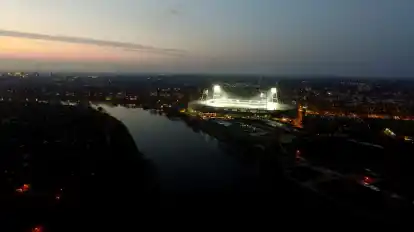 Das Weserstadion am Abend.