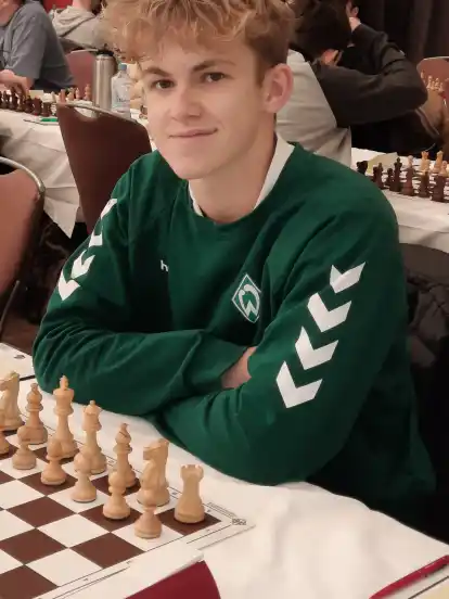 Schach Der Weyher Max Weidenhöfer ist Bremer U18Meister