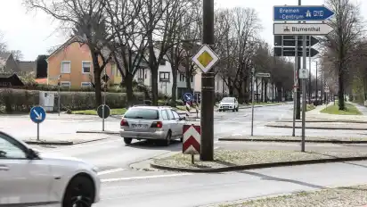 Viele Fahrspuren, eine Kreuzung: Politiker finden den Bereich zwischen Ermlandstraße, Kreinsloger und Eggestedter Straße unübersichtlich.