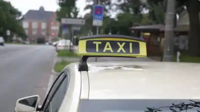 Wenn Busse oder Bahnen nicht fahren können, bedient die BSAG ihre Verbindungen teilweise mit Taxis.