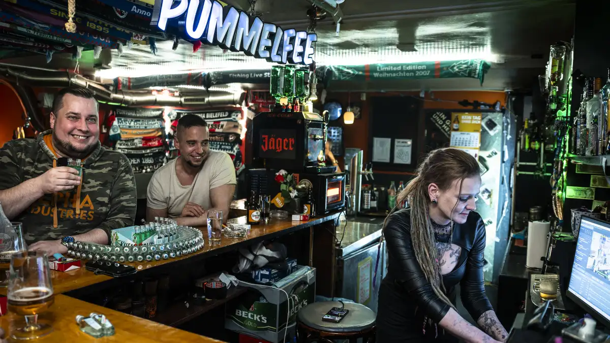 Eine Bremer Kneipe streamt live ins Netz Die ganze Welt zu Gast