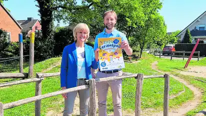 Freuen sich auf den Ferienspaß: Astrid Dorin (Kulturhof Hude) und der stellvertretende Kulturhof-Leiter Artur Wiaderek.