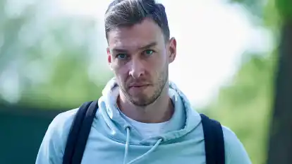 Nach sieben Jahren wird Jiri Pavlenka, Mitte, Werder Bremen in diesem Sommer verlassen.