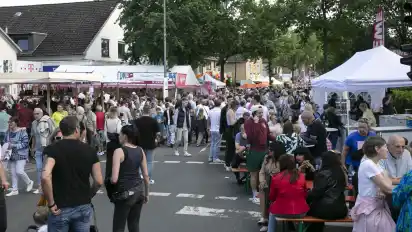 Tausende Menschen haben in diesem Jahr das Borgfelder Weinfest besucht. Im Ort gibt es Kritik. Wie es mit dem beliebten Event weitergeht, darüber sollen die Borgfelderinnen und Borgfelder mitentscheiden.