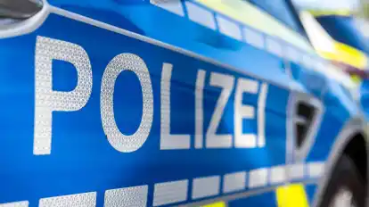 Die Bremer Polizei hat zwei mutmaßliche Räuber festgenommen.