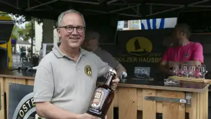 Brauer Dirk Unglaube ist Inhaber der Osterholzer Hausbrauerei, .
